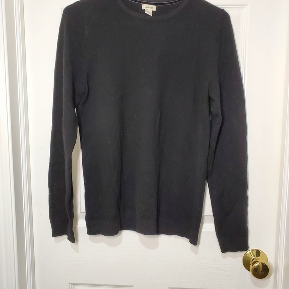 LL Bean Womens 100 % Cashmere Black Sweater - Picture 1 of 5